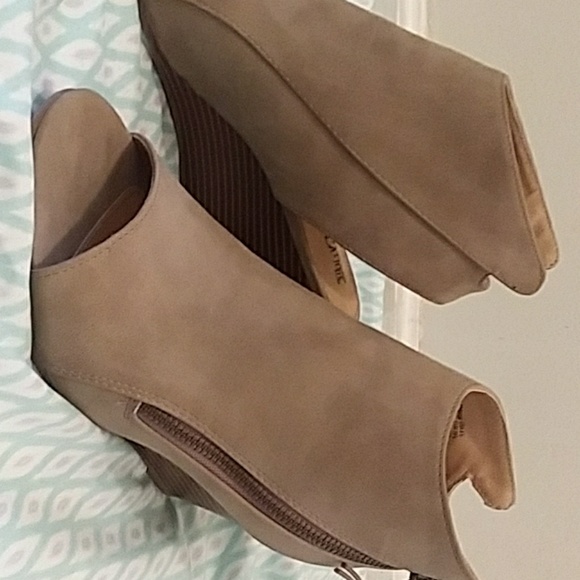 Wedges - Picture 2 of 4